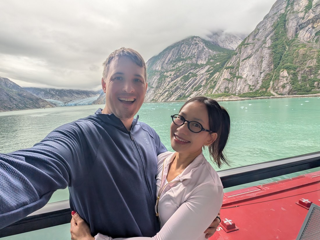 Alaska convinced Fah that the US is beautiful. Luckily they didn't meet the mosquitos. 
